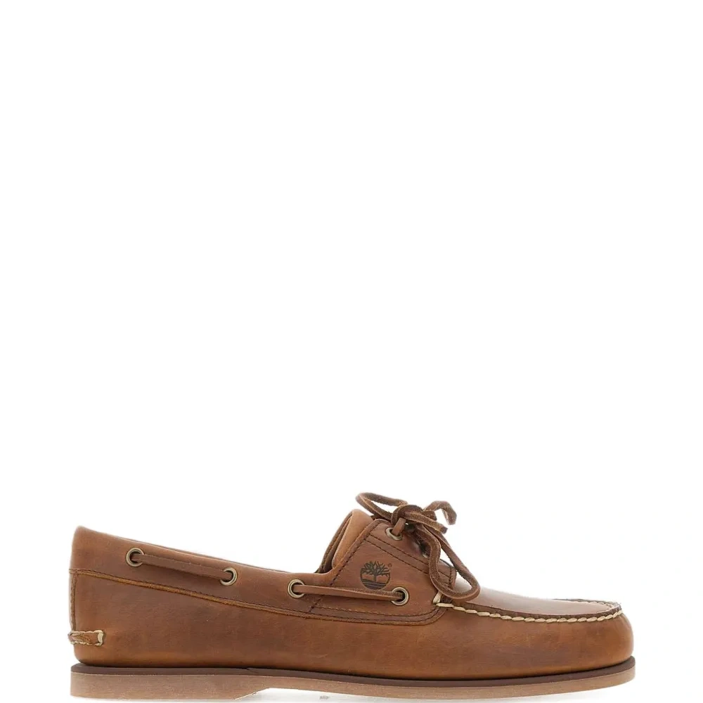 Кожаные туфли на шнуровке с двумя парами люверсов Кожаные туфли на шнуровке с двумя парами люверсов