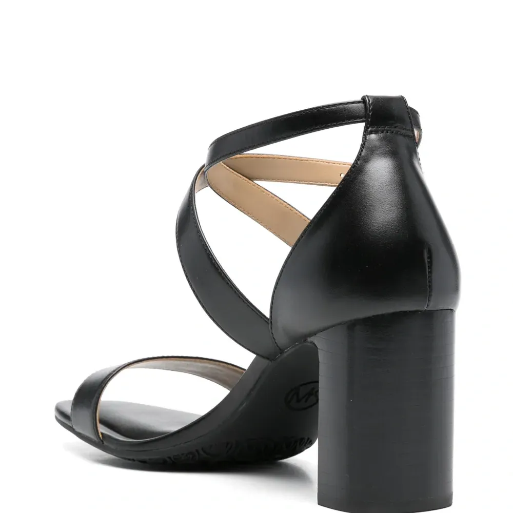 Босоножки на каблуке-колодке