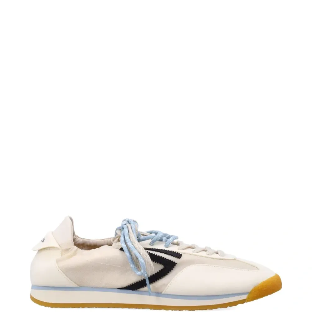 Кроссовки с аппликацией в виде пантеры