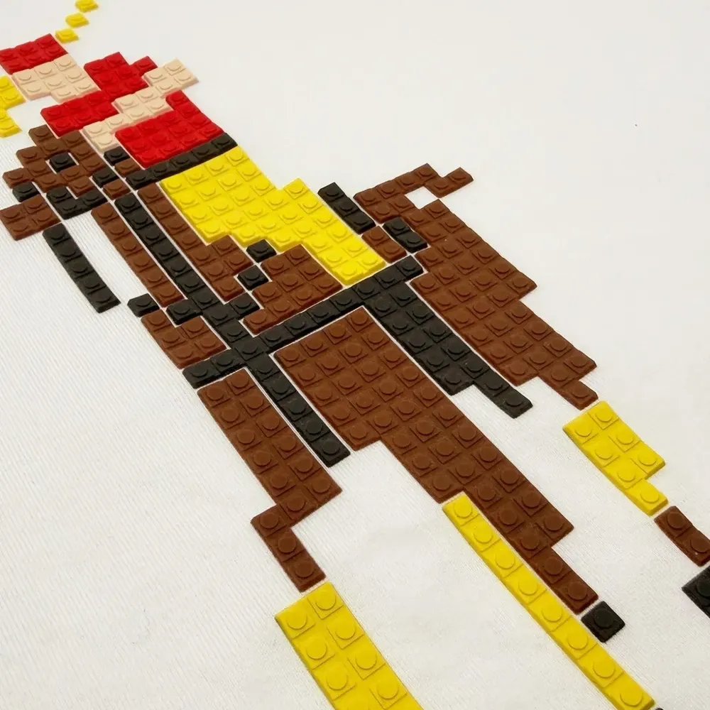 Футболка с пиксельным графическим принтом