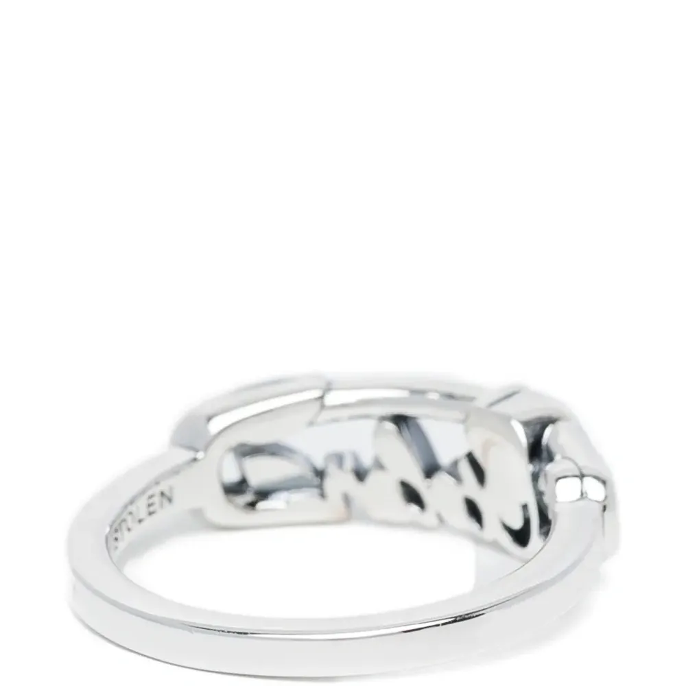 Кольцо с выгравированной булавкой