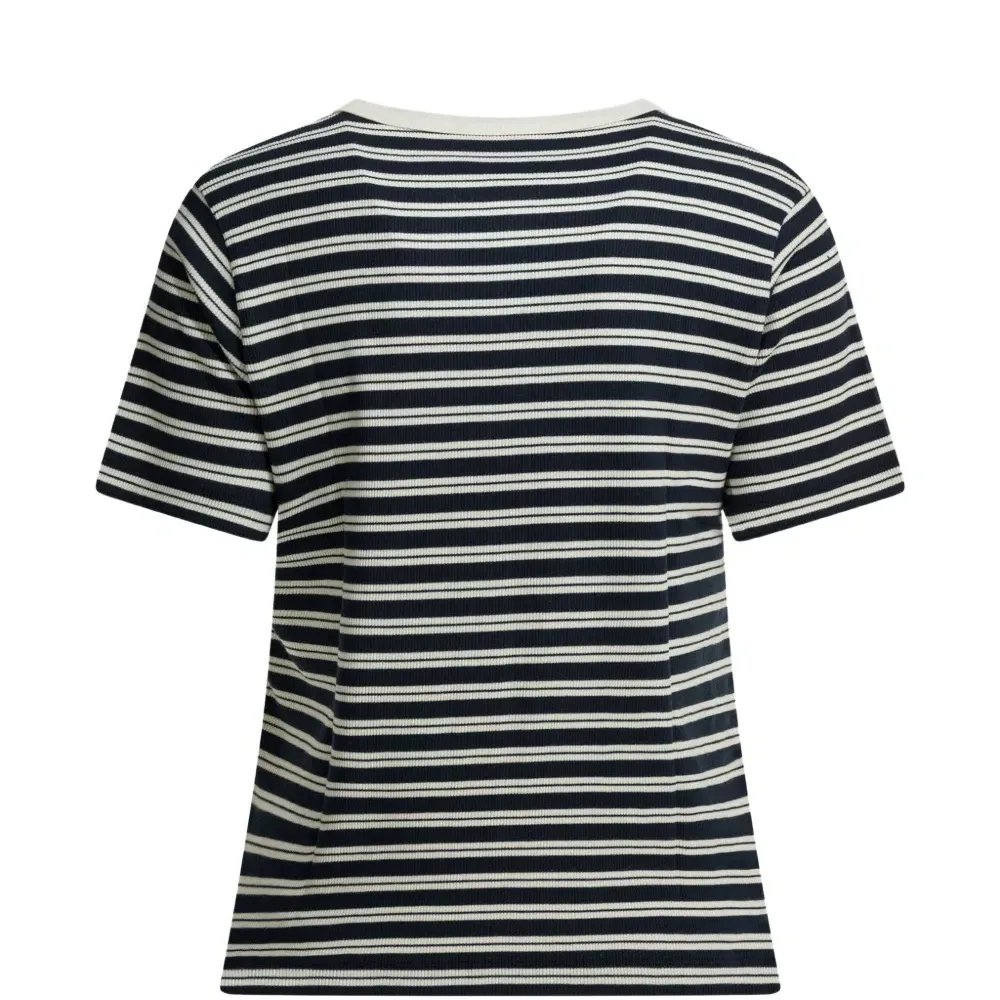 Полосатая футболка