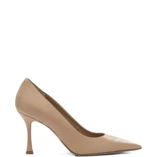 Туфли-лодочки Diva на каблуке с заострённым носком Туфли-лодочки Diva на каблуке с заострённым носком