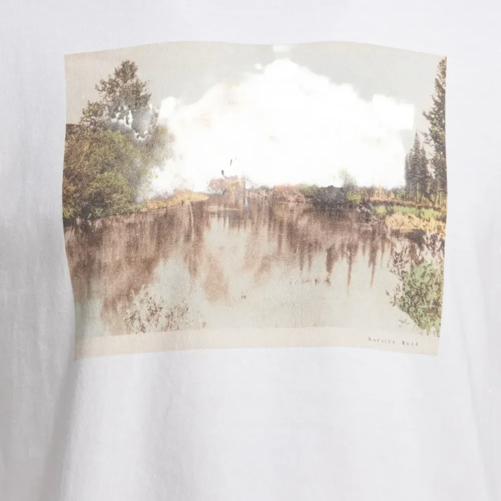 Футболка с контрастной отделкой и графическим принтом