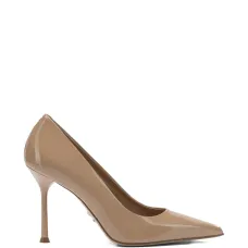 Туфли-лодочки на каблуке с заострённым носком Туфли-лодочки на каблуке с заострённым носком