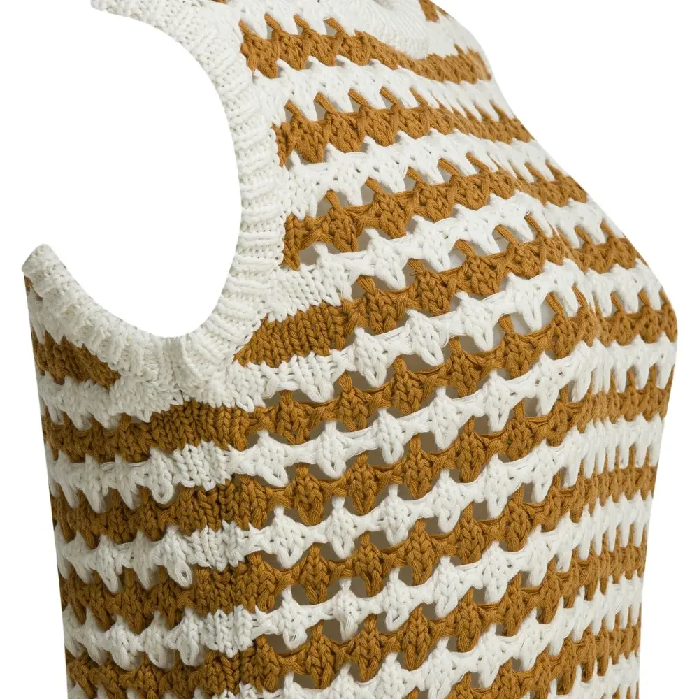 Вязаный жилет в полоску