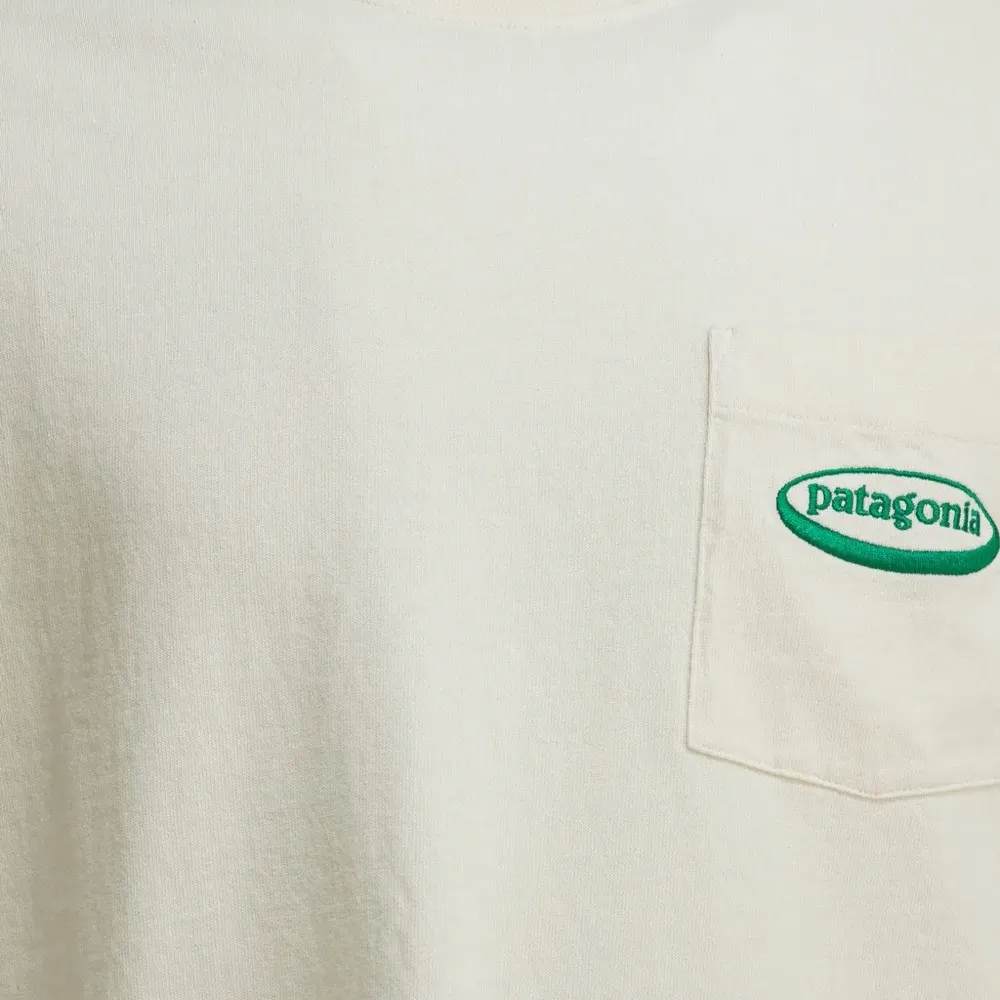 Футболка с логотипом на нагрудном кармане