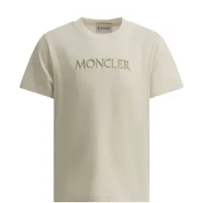 Футболка с вышитым логотипом