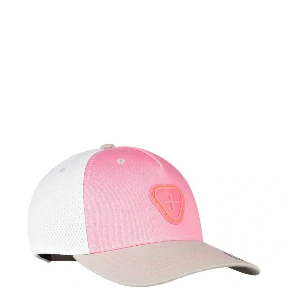 Бейсболка с нашивкой-логотипом