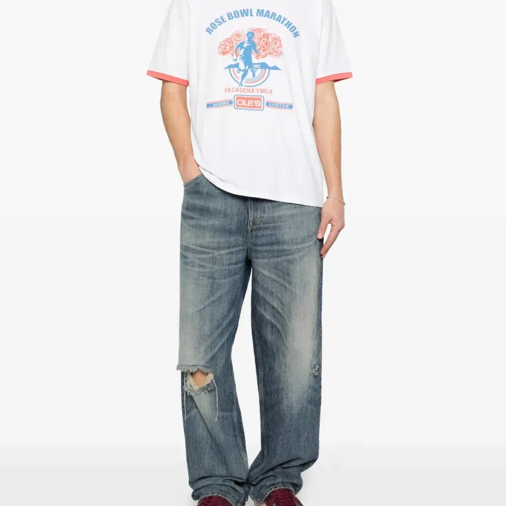 Футболка с графическим принтом и круглым вырезом