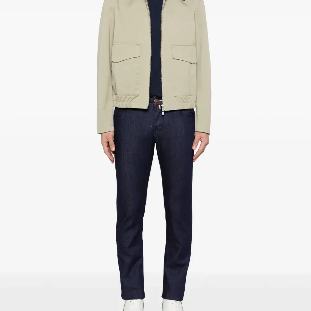 Футболка с круглым вырезом