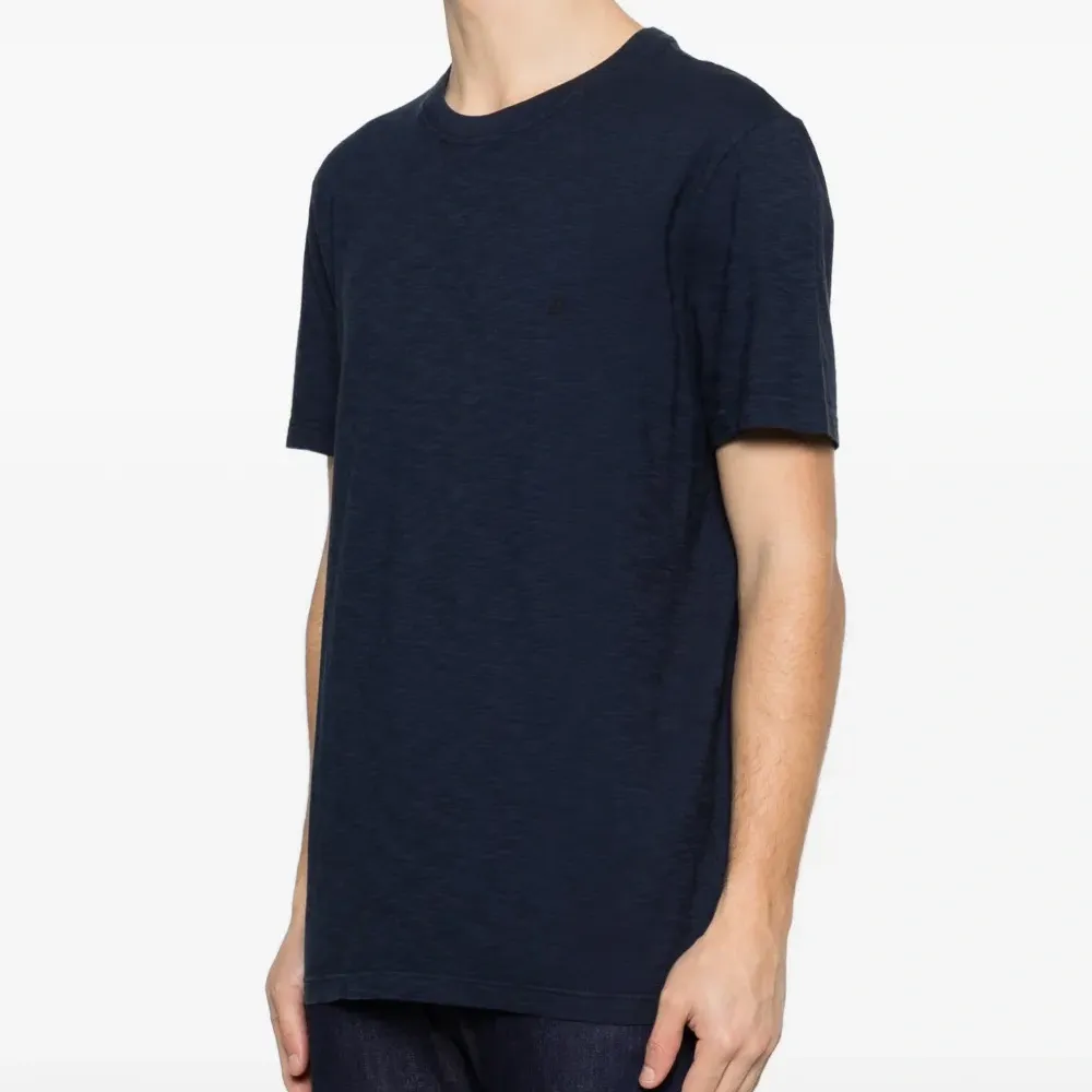 Футболка с круглым вырезом