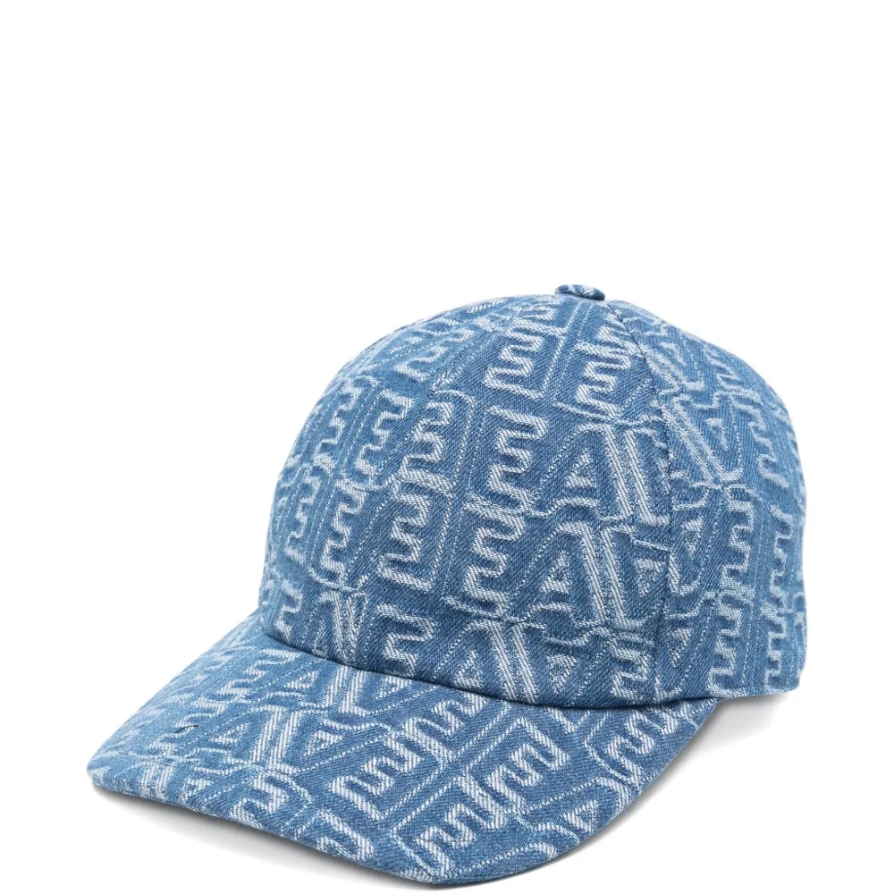 Бейсболка с вышитым логотипом