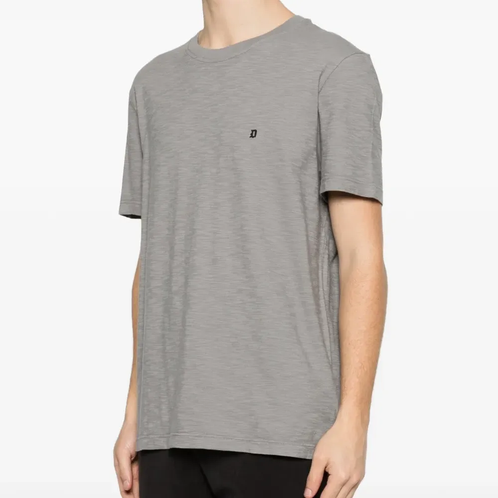 Футболка с логотипом