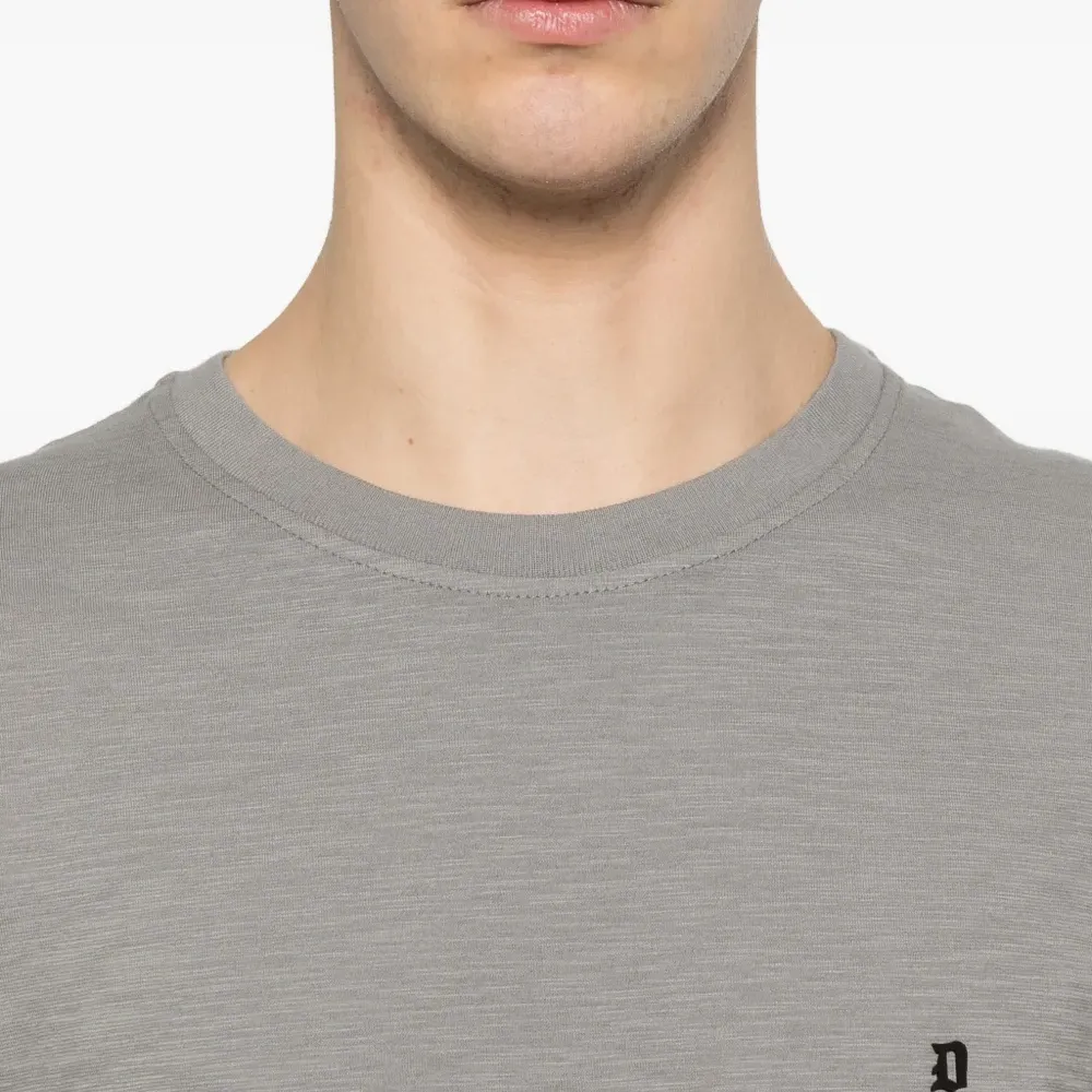 Футболка с логотипом