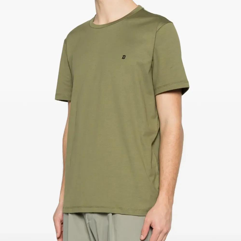 Футболка с логотипом