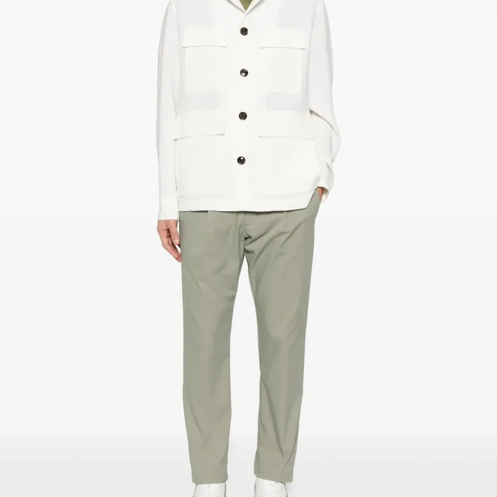 Футболка с логотипом