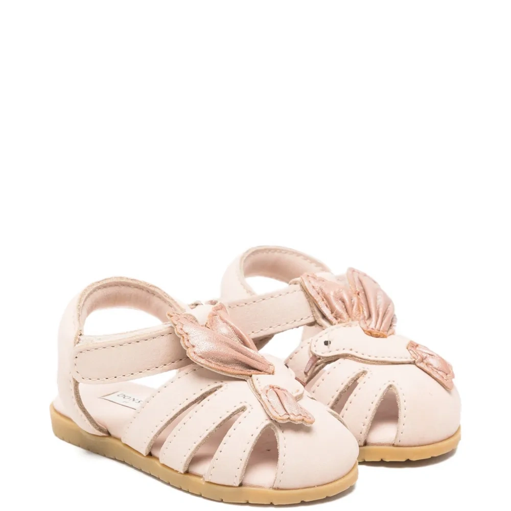 Сандалии из кожи с вырезами