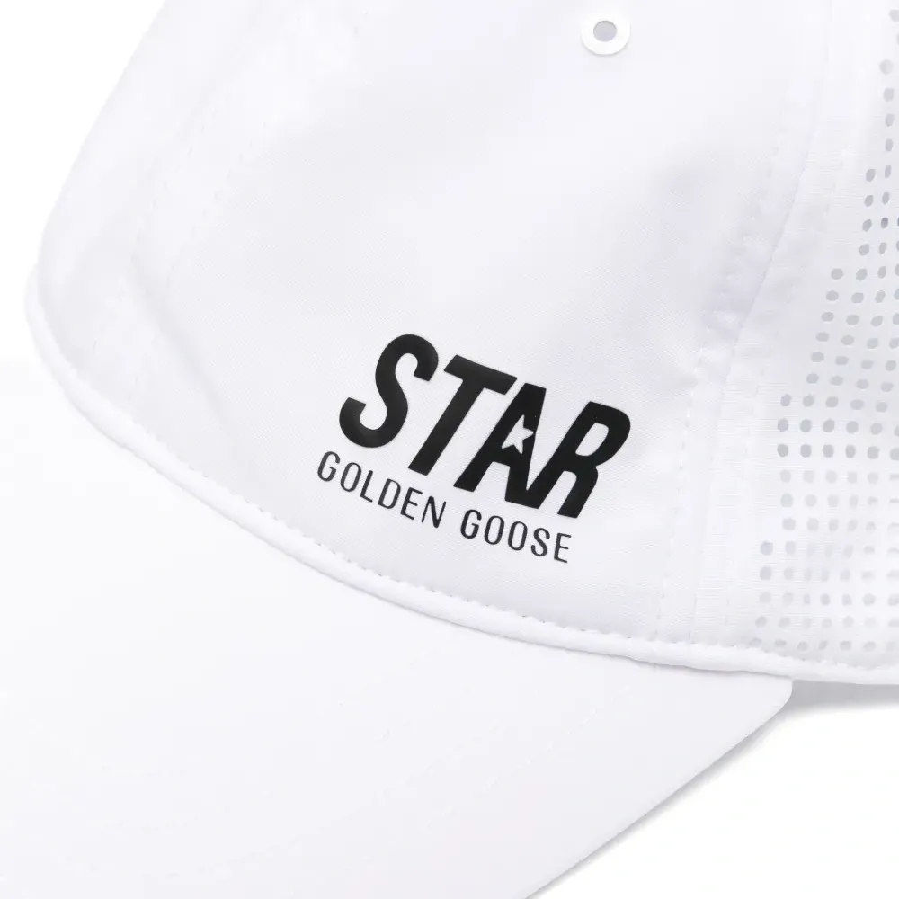 Бейсболка с логотипом