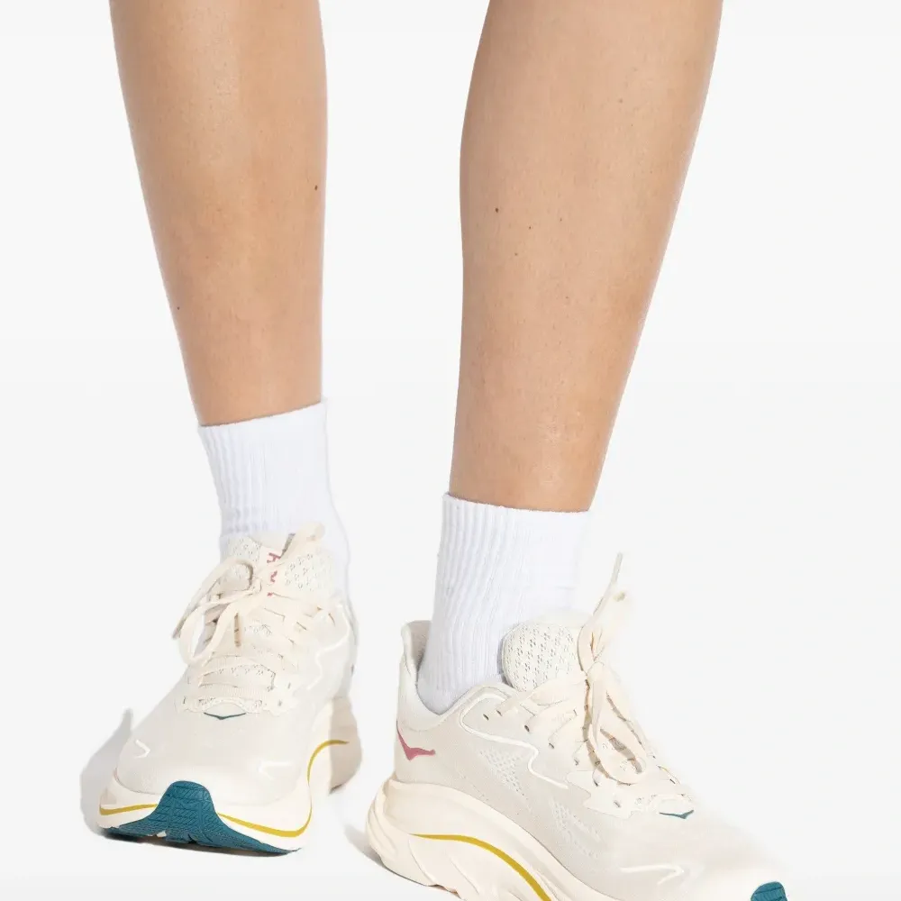 Кроссовки Clifton 10 на шнуровке