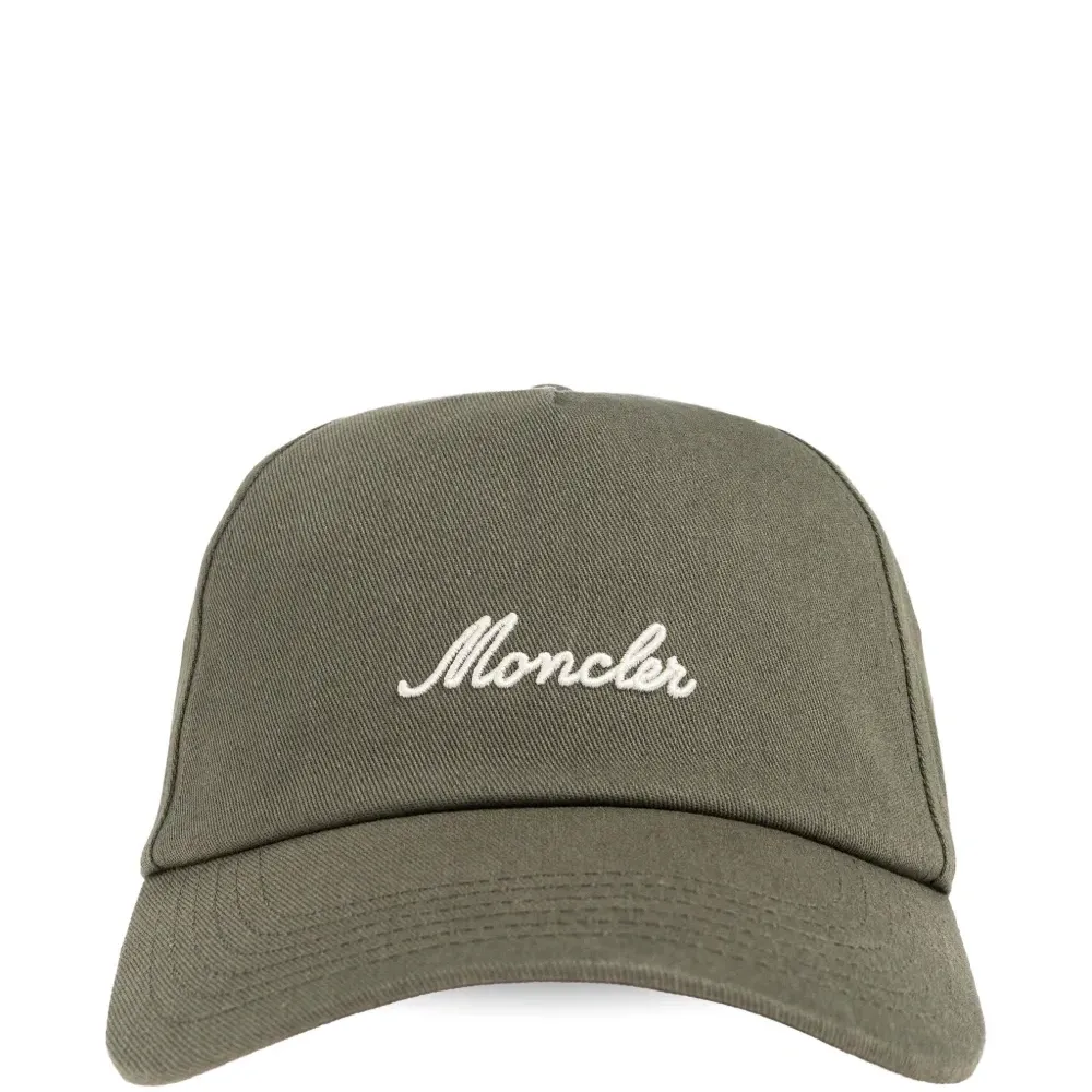 Бейсболка с вышитым логотипом