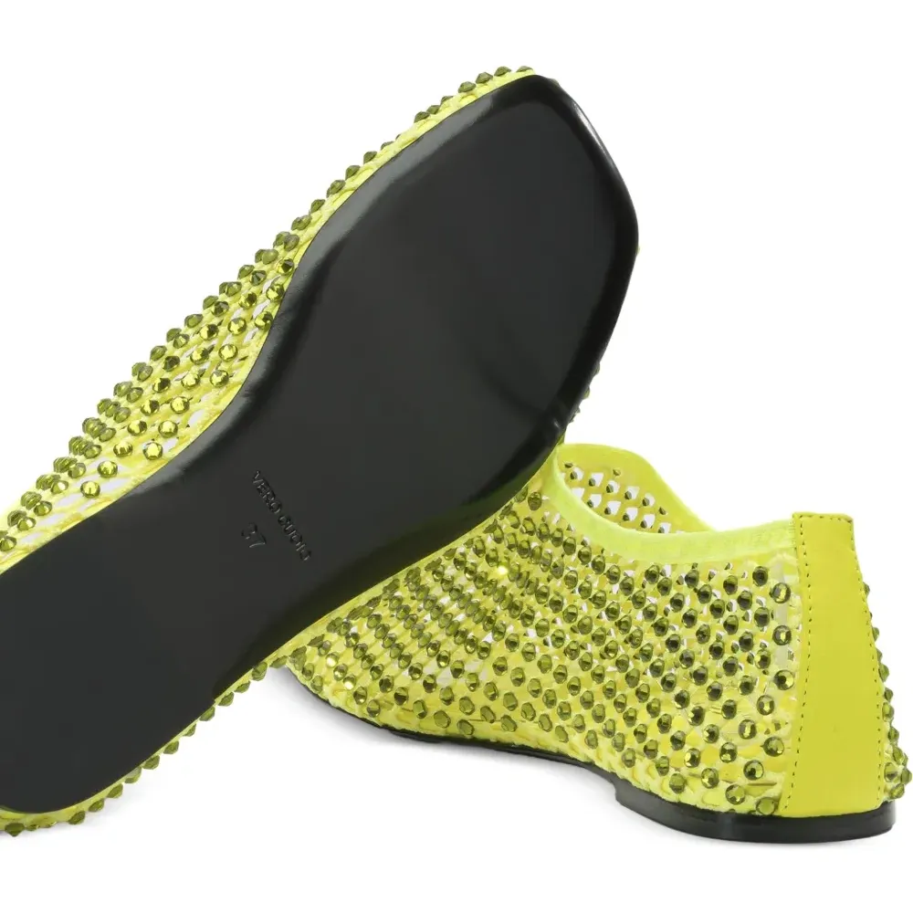 Балетки с украшениями