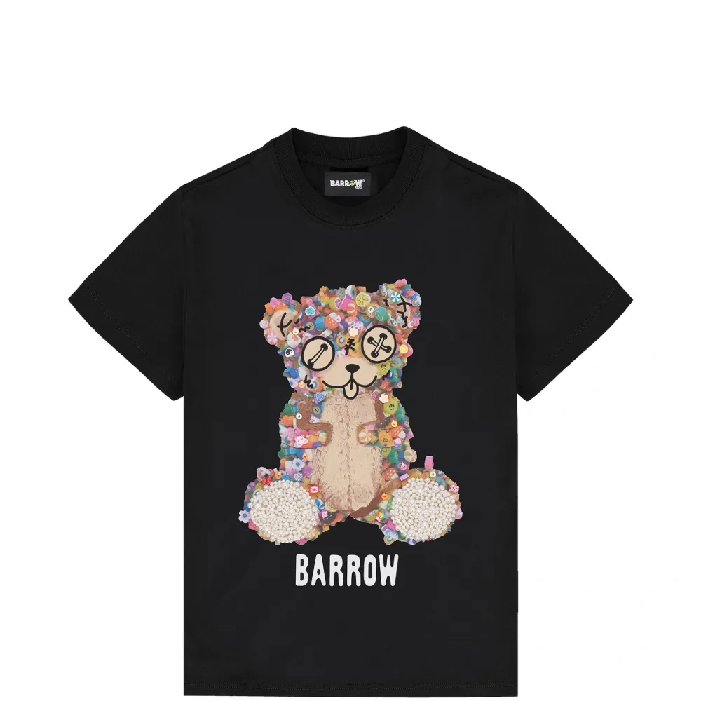 Футболка с вышитым рисунком