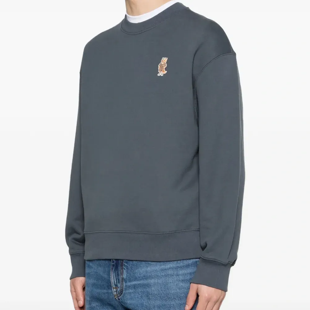 Свитшот с круглым вырезом