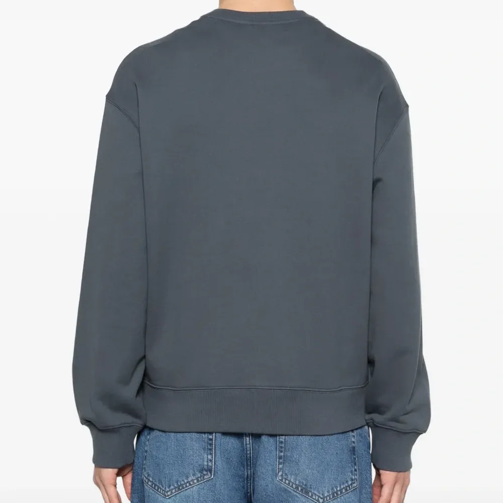 Свитшот с круглым вырезом