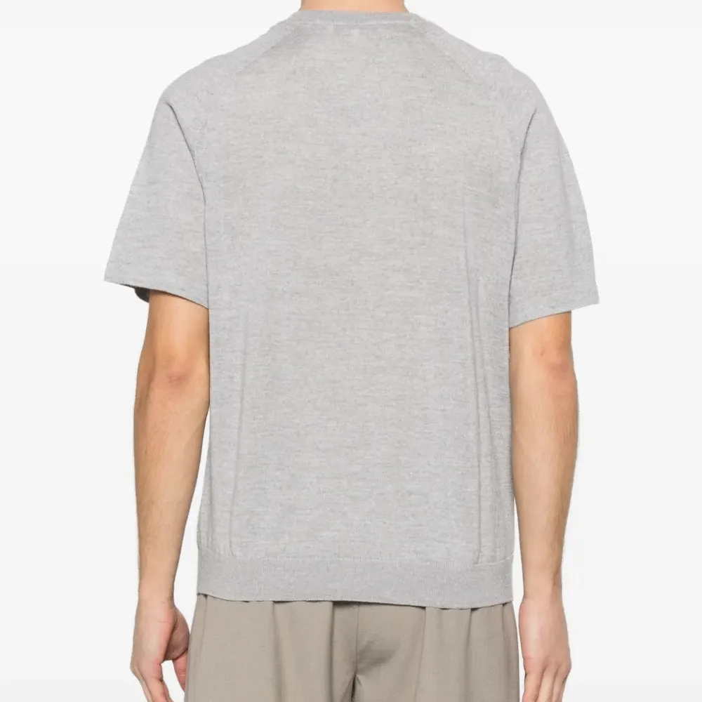 Футболка с логотипом