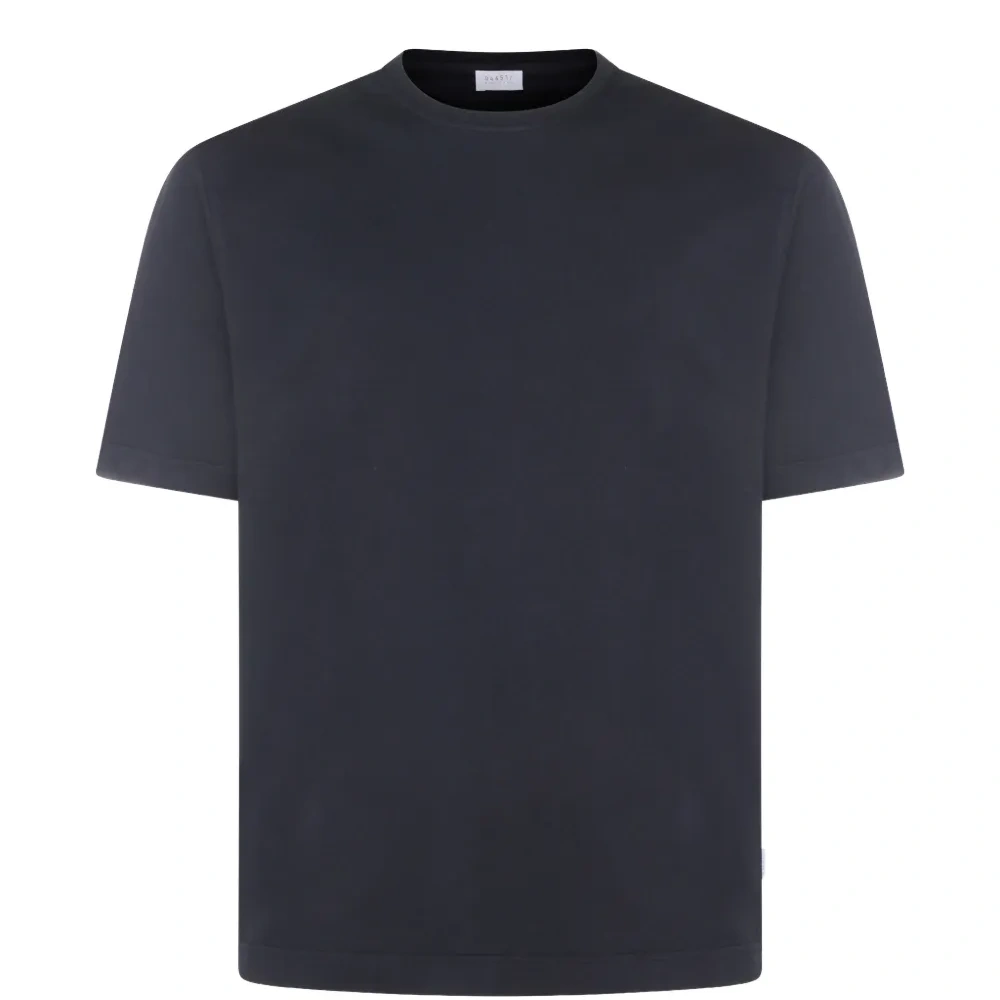 Темно-синяя футболка