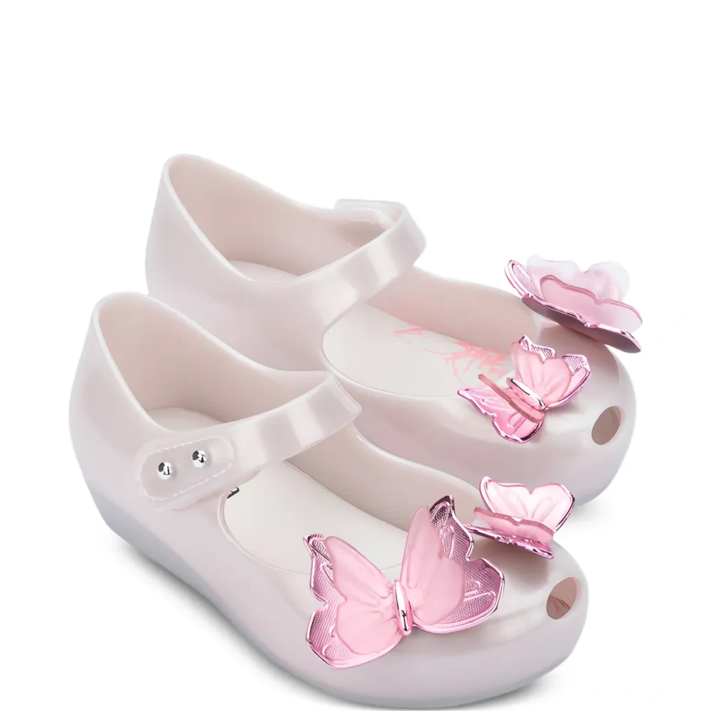 Балетки с аппликацией в виде бабочки