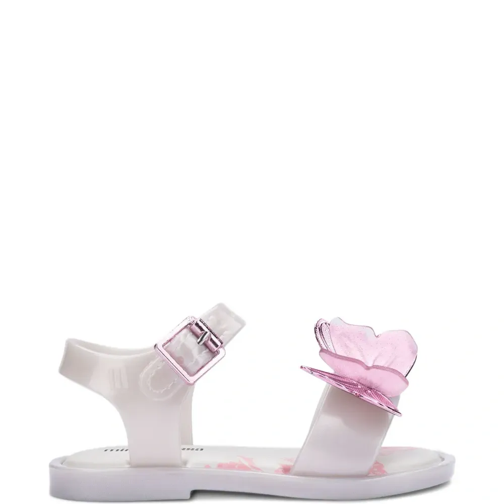 Босоножки с пряжкой в виде бабочки