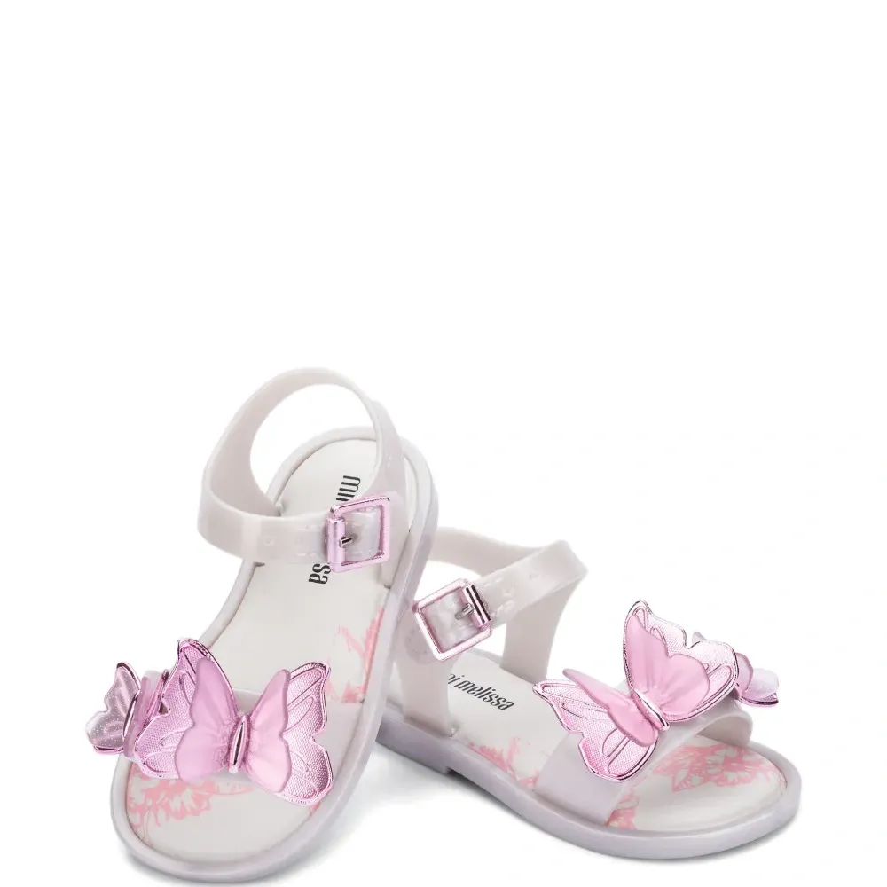 Босоножки с пряжкой в виде бабочки