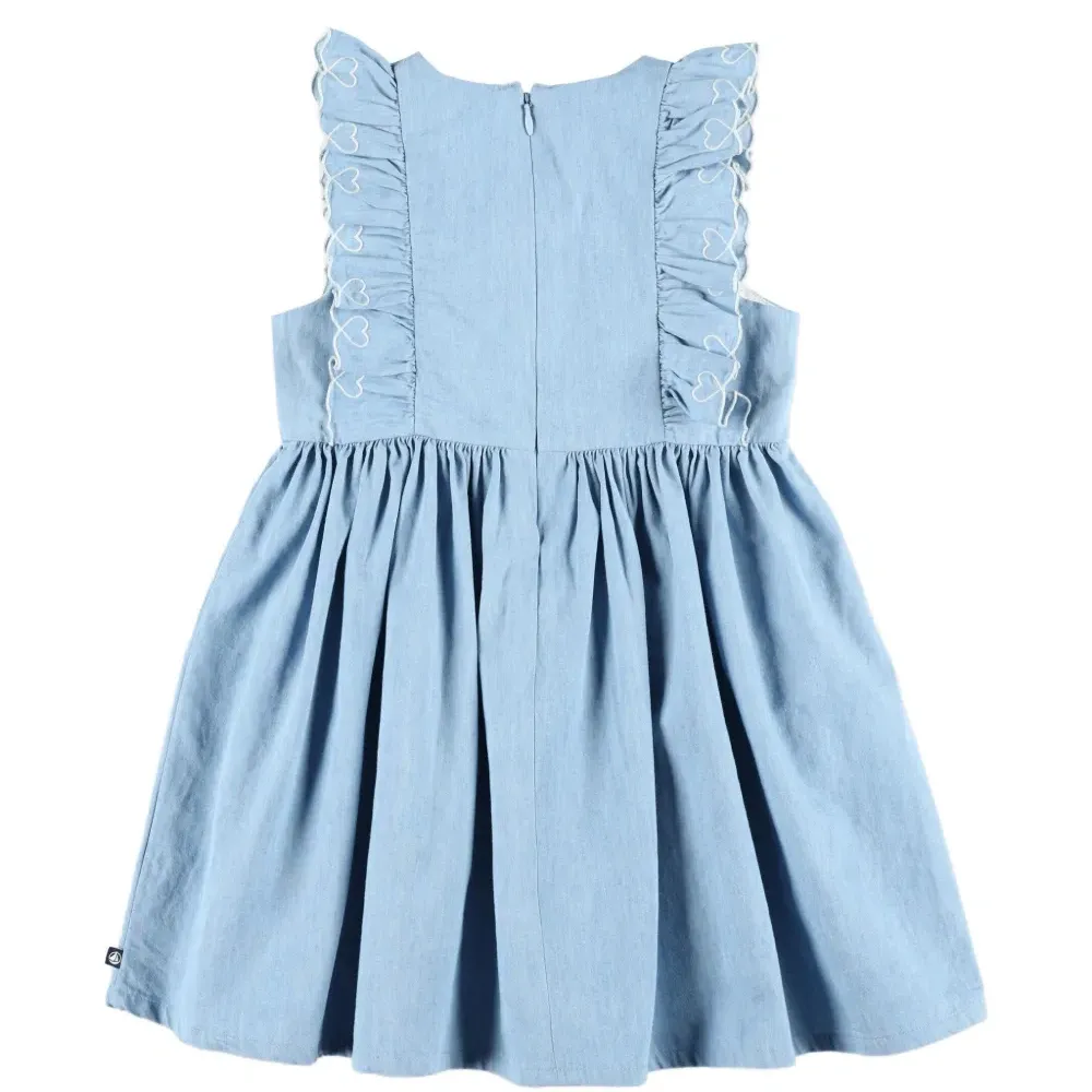 Джинсовое платье с вышивкой в виде сердца