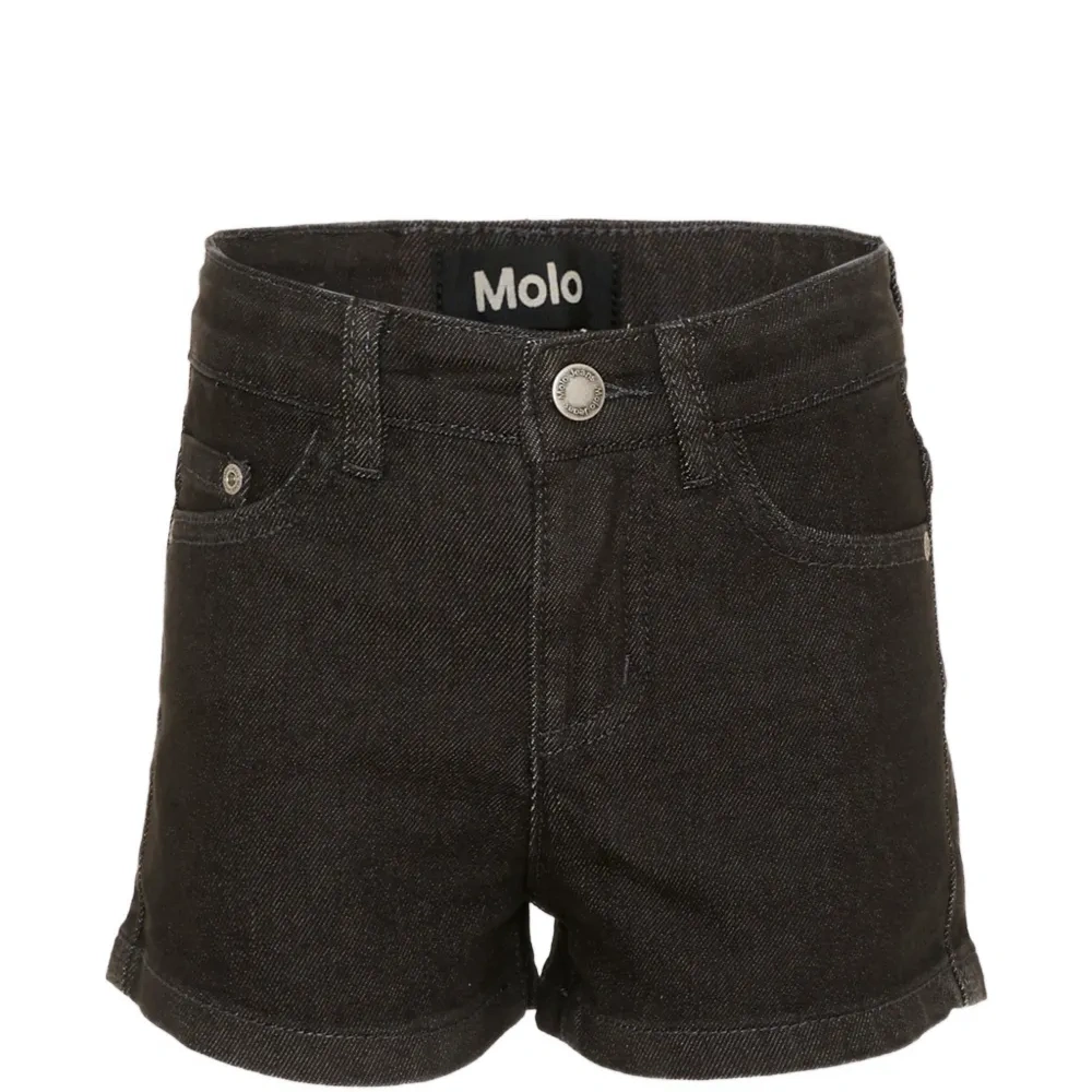 Шорты с шлевками для ремня и нашивкой с логотипом