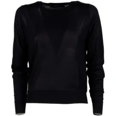 Черная футболка с длинными рукавами Черная футболка с длинными рукавами