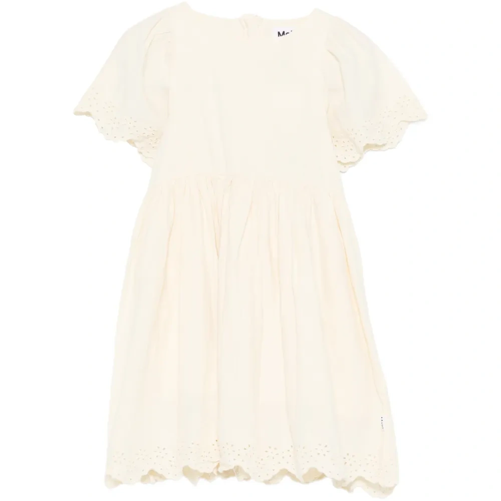 Платье с короткими рукавами