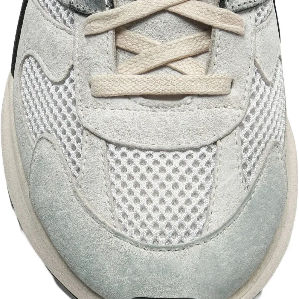 Кроссовки с вставками Кроссовки с вставками