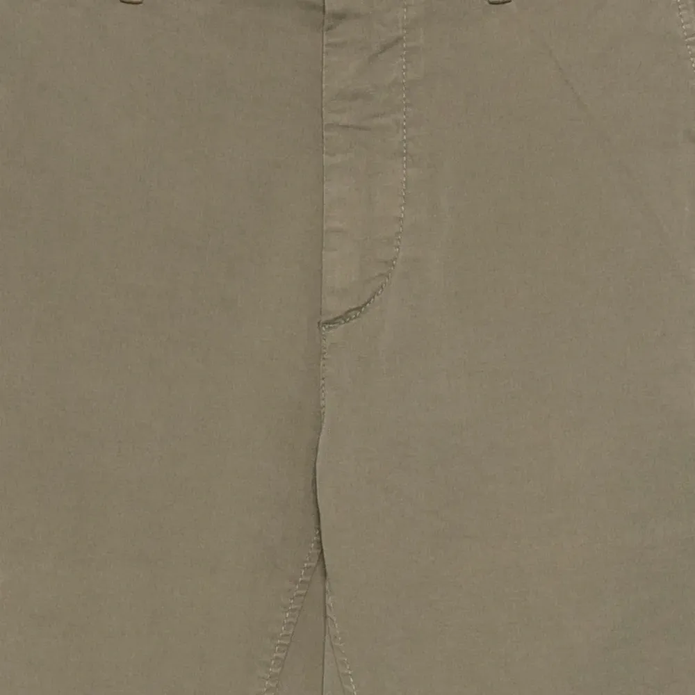 Брюки на пуговицах