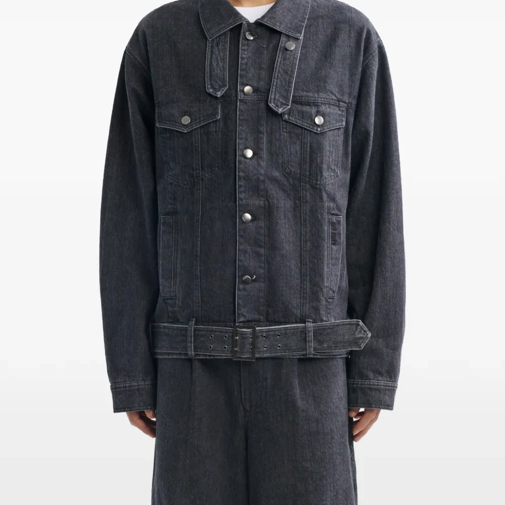 Джинсовая куртка