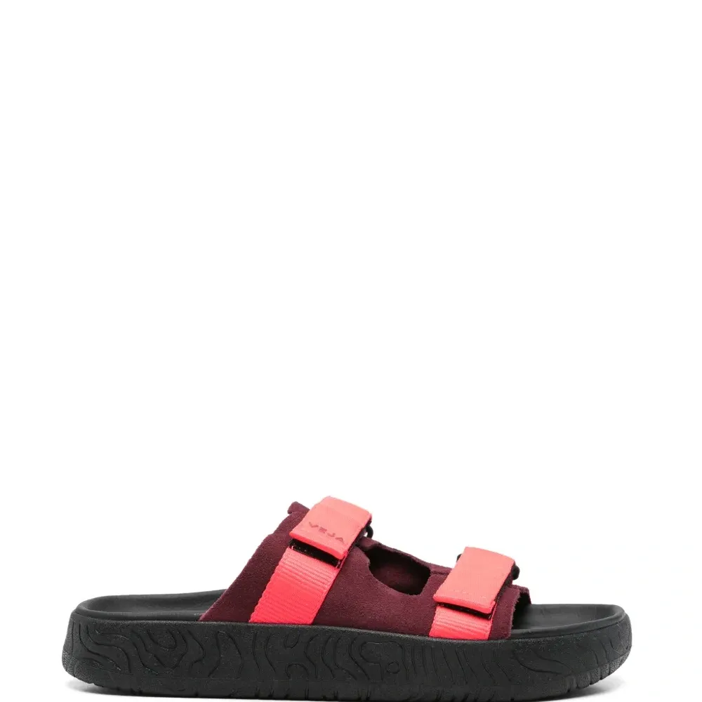 Босоножки с ремешками