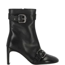 Ботинки с ремешками и пряжками