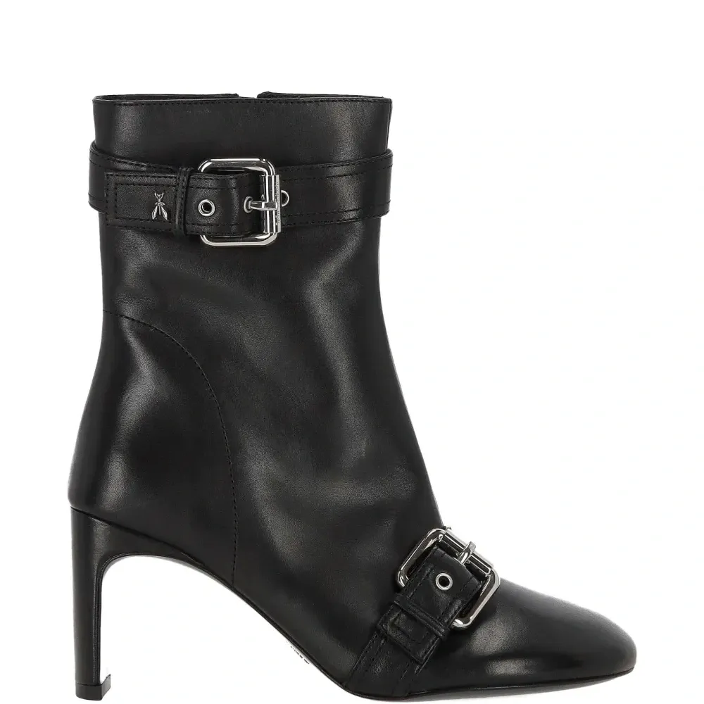 Ботинки с ремешками и пряжками Ботинки с ремешками и пряжками