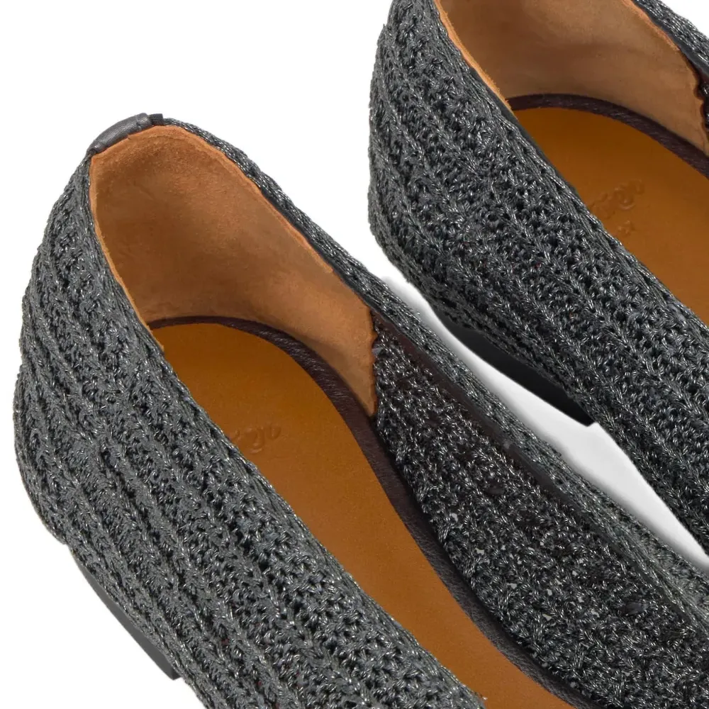 Балетки с заостренным носком и плетеным дизайном