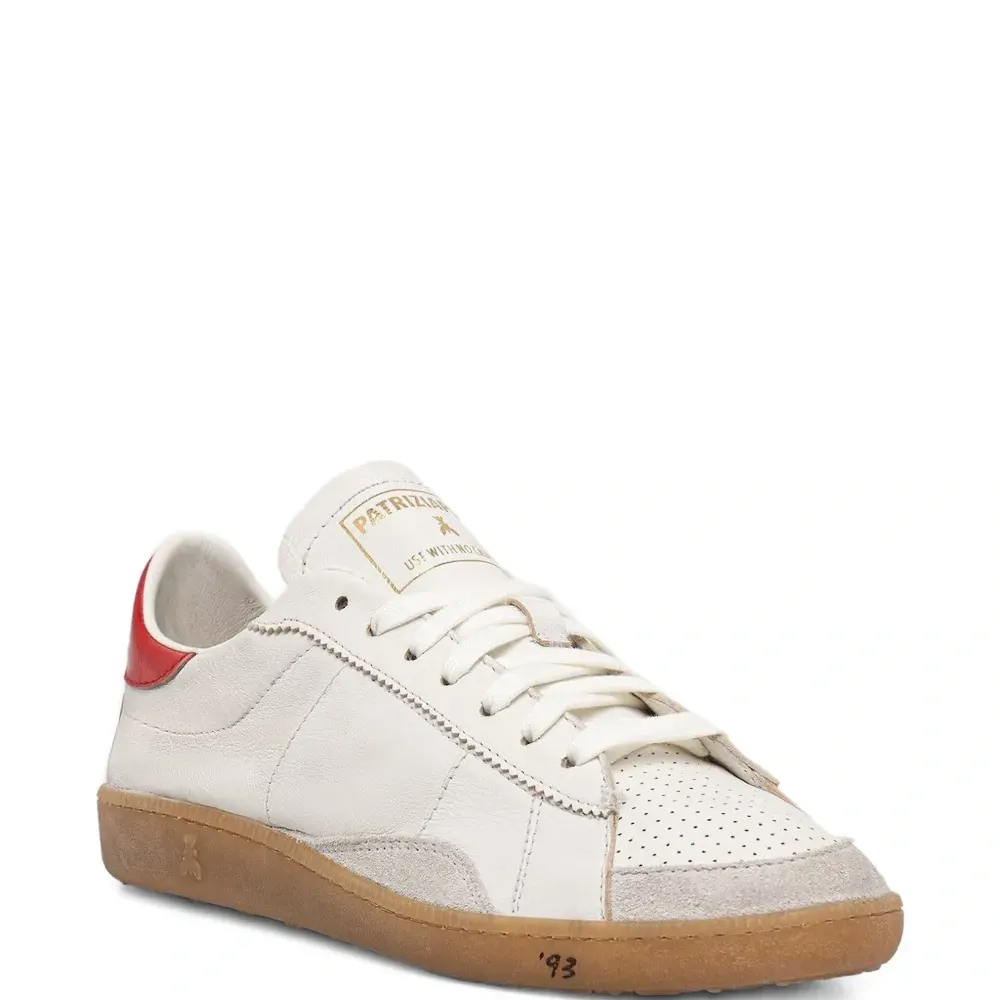 Кожаные кроссовки с перфорацией