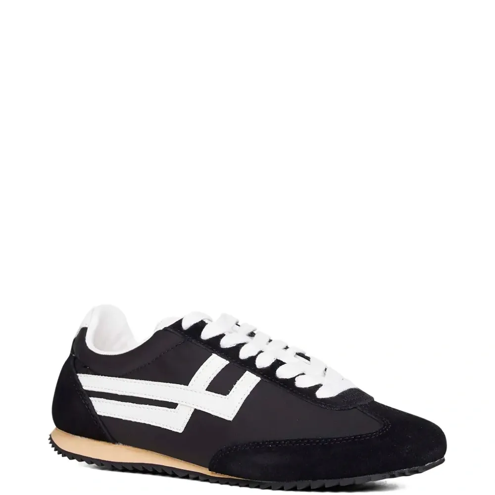 Замшевые кеды на шнуровке