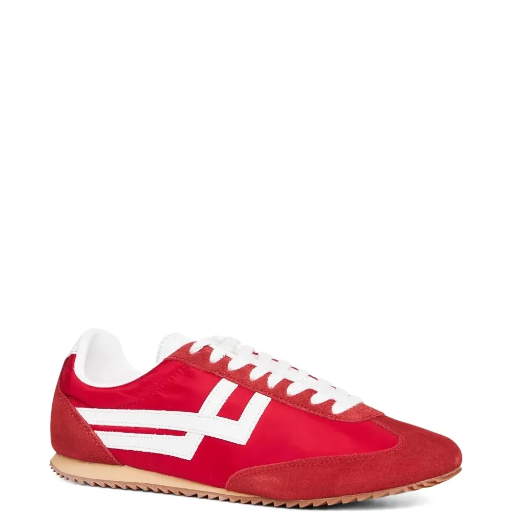 Замшевые кроссовки