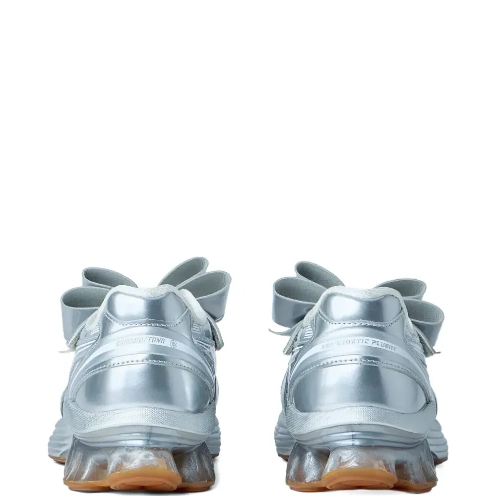 Кроссовки с текстурированными вставками