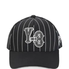 Бейсболка в полоску с логотипом